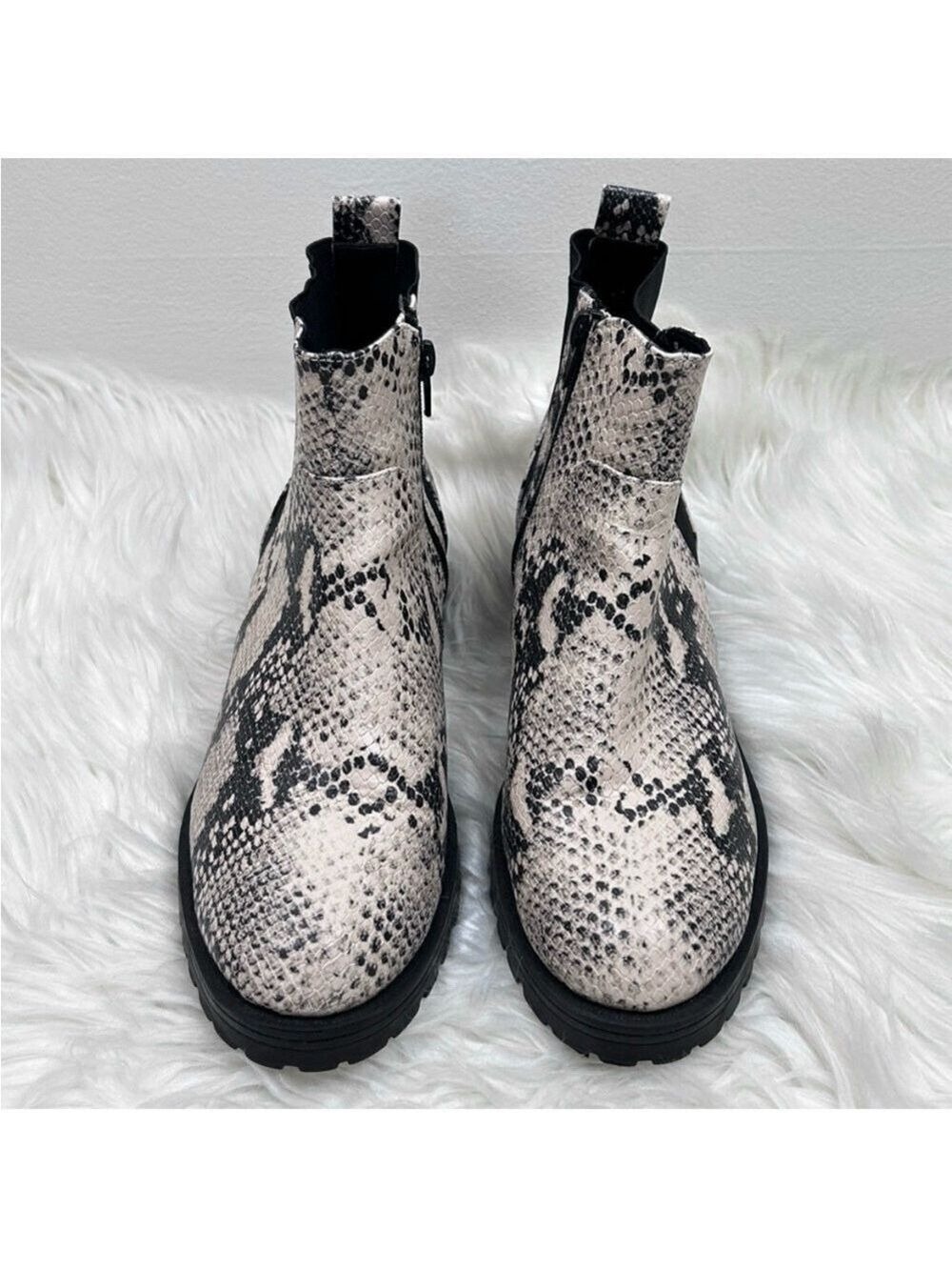 Universal Thread Black Cream Snakeskin Ankle Booties Size 10 - Picture 2 of 12